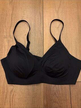 Eby seamless Black Everyday Bra - Sz M